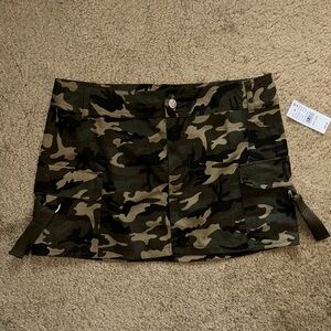pacsun la hearts camouflage cargo mini skirt